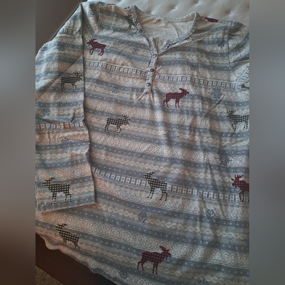 Coldwater Creek Top with Moose/winter Design